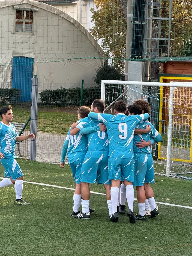 Tutti insieme davanti alla porta